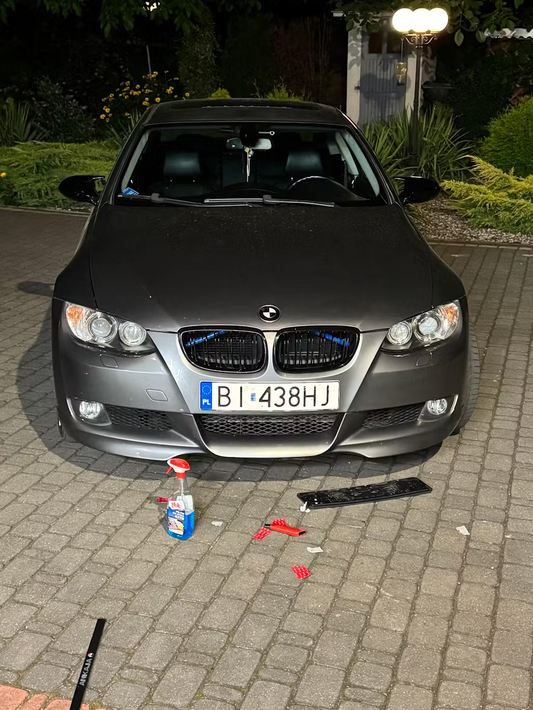 Najczęstsze problemy z montażem tablicy rejestracyjnej i jak je rozwiązać