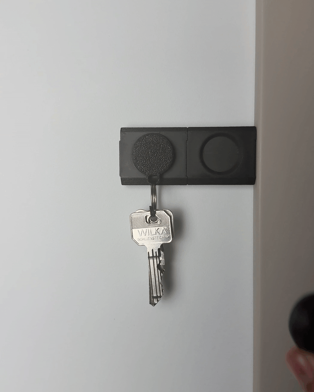 Magnetyczny-uchwyt-na-klucze